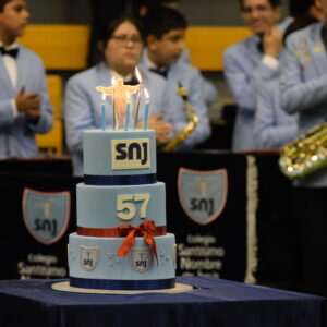 ¡Felices 57 años Santísimo!